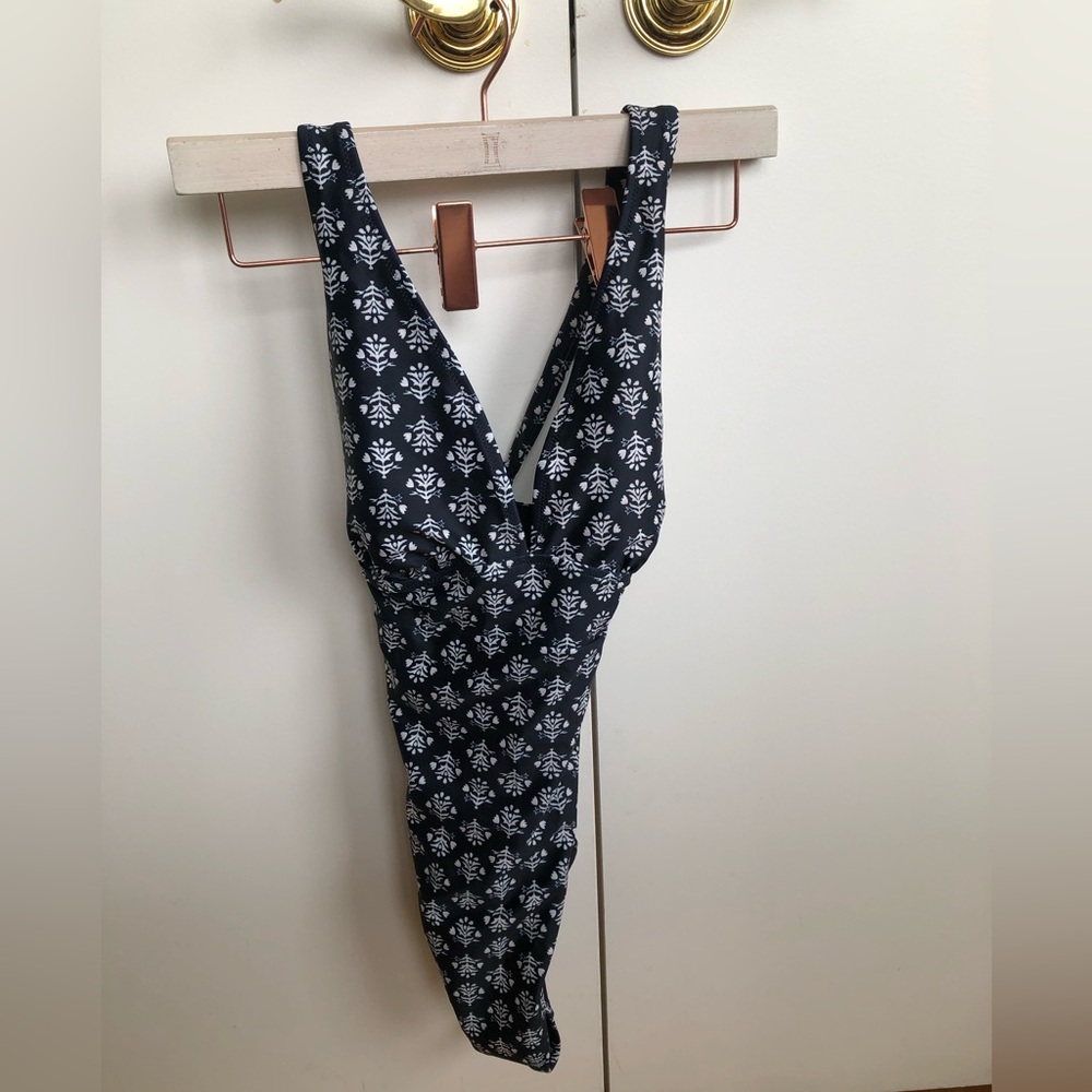 BRAND NEW ONE PIECE ADJUSTABLE BATHING SUIT